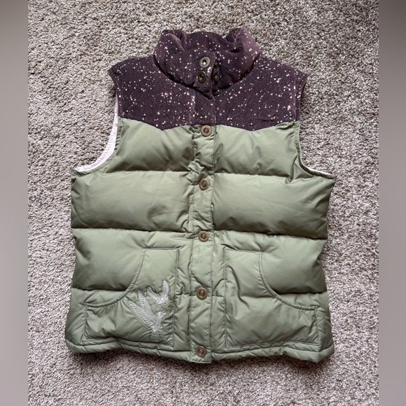 Old Navy Jackets & Blazers - Old Navy Olive Green Frost Free Puffer Vest
